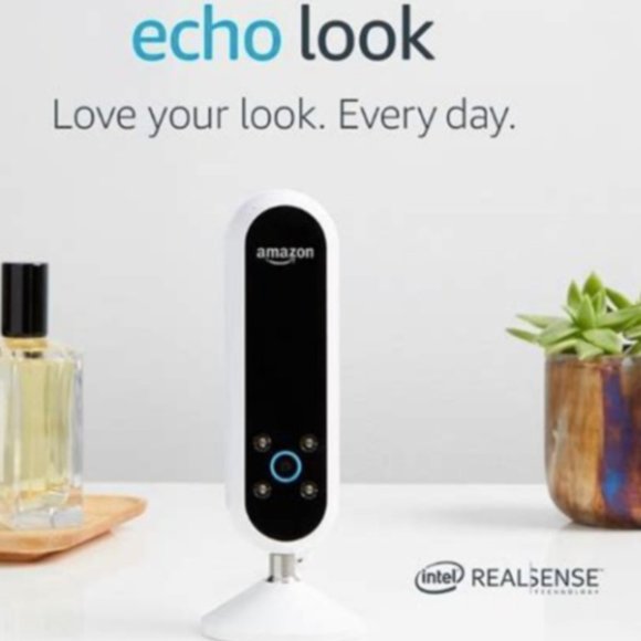 EUC: Amazon Echo Look Styling Assistant - Picture 1 of 11